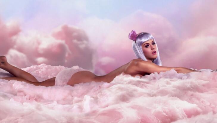 Katy Perry – California Gurls ft Snoop Dogg 无水印MV下载